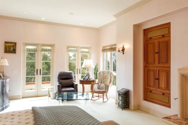 7206 Aviara Drive, Carlsbad CA: https://media.crmls.org/mediaz/d45e1b34-fd2c-4b6d-9a5e-1aacbe53aa13.jpg