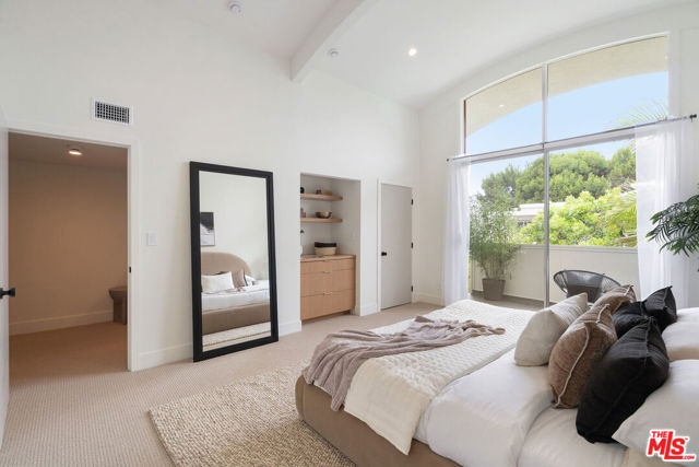 13245 Fiji Way, Marina del Rey CA: https://media.crmls.org/mediaz/d45e2e86-dbf6-46b1-8ecc-c47ccbbcbecd.jpg