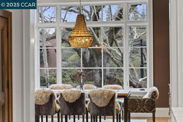 15 Cascade Ln, Orinda CA: https://media.crmls.org/mediaz/d45e5c22-40d4-4304-8c67-638e7c3f5d81.jpg