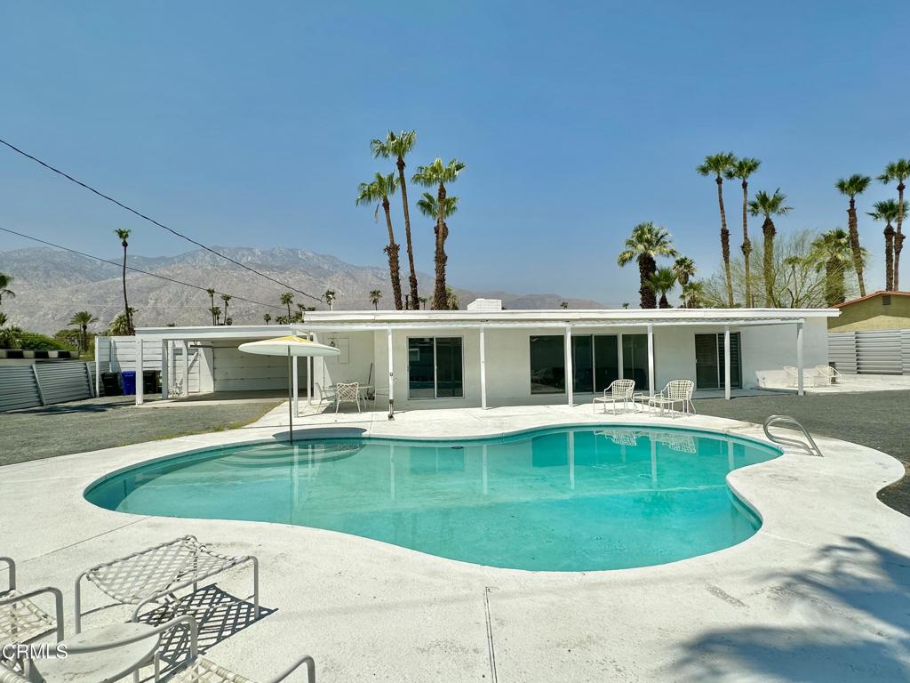 422 N Farrell Drive