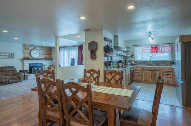 528 La Mesa Drive, Salinas CA: https://media.crmls.org/mediaz/d45ed00f-318c-45e7-b76b-9f4e786bd85e.jpg