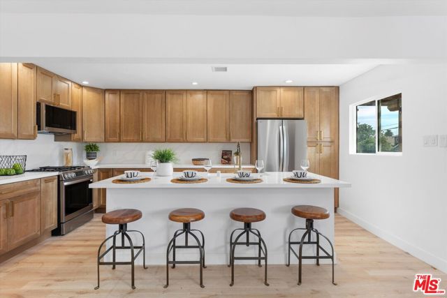 3815 W 60th Street, Los Angeles CA: https://media.crmls.org/mediaz/d45ed736-bb6c-49cf-a050-fe20b694e3b2.jpg