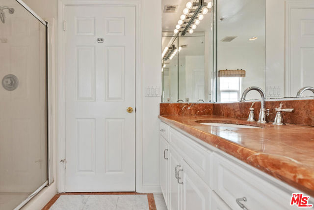 1710 Santa Paula Place, Glendale CA: https://media.crmls.org/mediaz/d45efd74-c14c-4d2a-9c26-0ec81f26449a.jpg