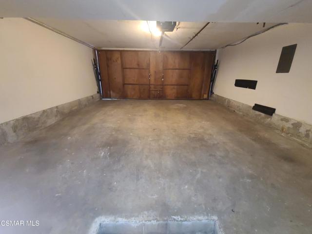 933 21st Street, Santa Monica CA: https://media.crmls.org/mediaz/d45f05ee-cbf8-4ddb-b143-1cfc28719e18.jpg