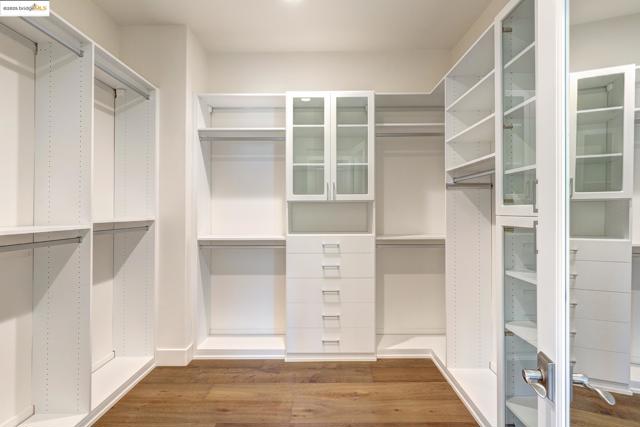 63 Tomcat Way, Orinda CA: https://media.crmls.org/mediaz/d45f7f82-63fe-4dbc-bc73-95e206461309.jpg