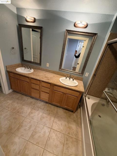 2210 Gellert Blvd, South San Francisco CA: https://media.crmls.org/mediaz/d460040b-ba71-4018-9fc2-614da2c32e29.jpg