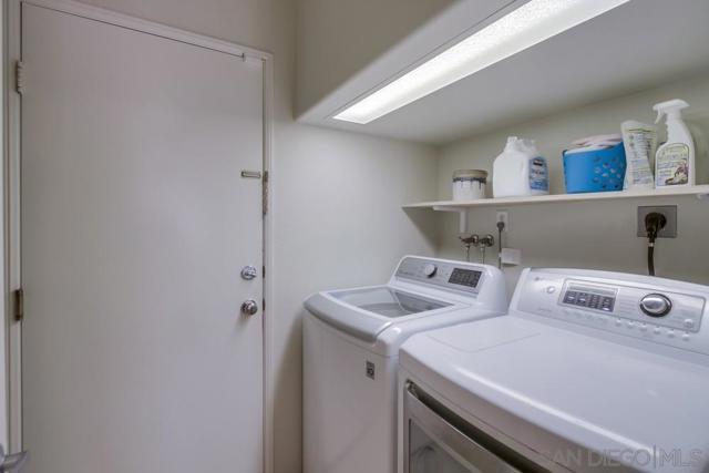 11523 Sun Ray Ct, San Diego CA: https://media.crmls.org/mediaz/d4600f21-1de1-448a-a731-ee83e12503ba.jpg
