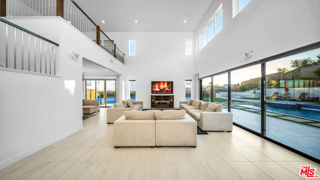 12553 N Ridgeline Road, Porter Ranch CA: https://media.crmls.org/mediaz/d460f60c-de24-4bea-84c2-cf737ae6a0f2.jpg