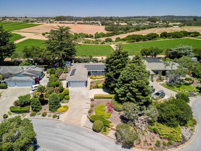 9355 Holly Oak Way, Salinas CA: https://media.crmls.org/mediaz/d461bb29-e4d2-49b2-a848-52435930187b.jpg