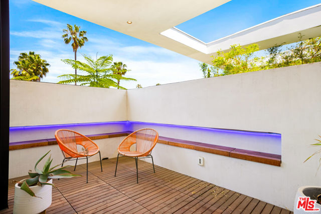 619 N Harper Avenue, Los Angeles CA: https://media.crmls.org/mediaz/d4622b49-f9fb-46e6-a0ea-4c2a3c641013.jpg