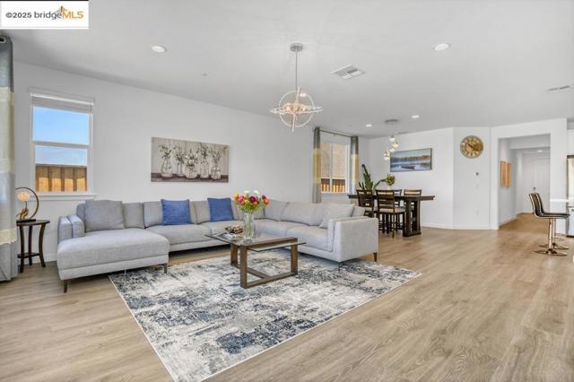 5424 Nimis Way, Antioch CA: https://media.crmls.org/mediaz/d462e309-cc6f-4aac-96fb-8cc15084336b.jpg