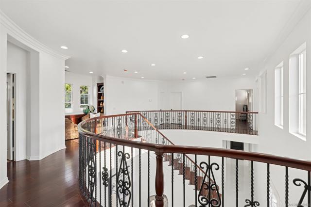 6911 Goldstone Rd, Carlsbad CA: https://media.crmls.org/mediaz/d46304fd-3f37-45f1-b0ba-9434b6cce4bb.jpg
