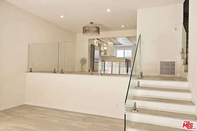 18130 Oxnard Street, Tarzana CA: https://media.crmls.org/mediaz/d4633f0a-dede-4452-923c-dd8c1ff6cfe8.jpg