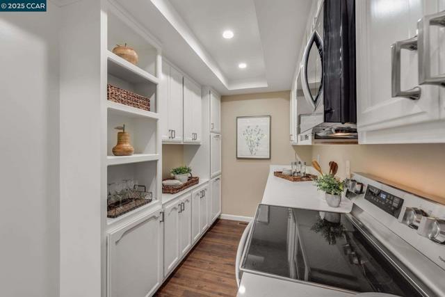 1084 Southdown Court, Walnut Creek CA: https://media.crmls.org/mediaz/d4634c6c-c938-4020-bce4-dc1efb830903.jpg