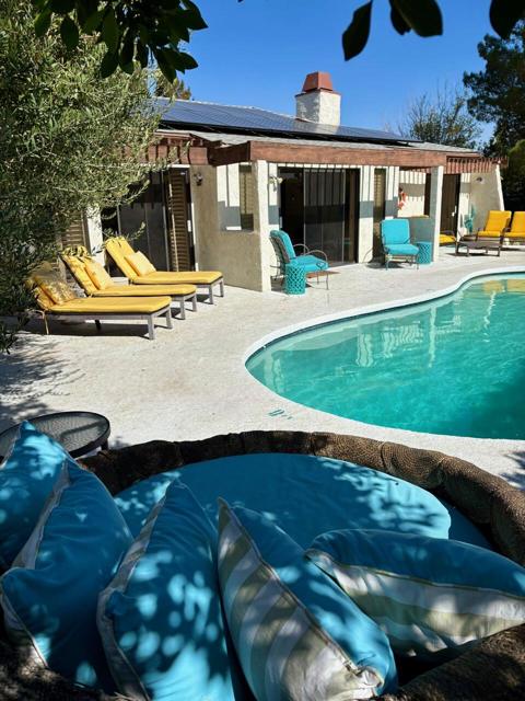 1385 E Via Escuela, Palm Springs CA: https://media.crmls.org/mediaz/d4636480-3725-4d9f-b089-3d939bb4424e.jpg