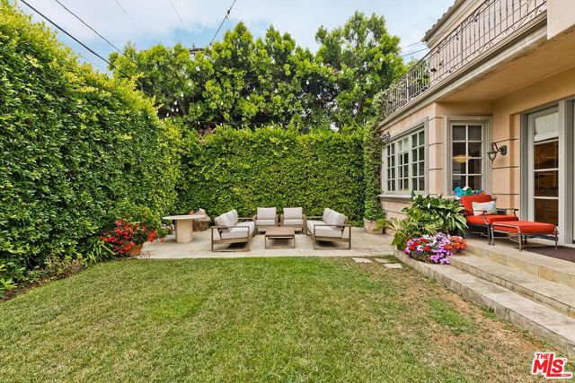 9355 Kirkside Road, Los Angeles CA: https://media.crmls.org/mediaz/d463a8d6-c8cf-4d8b-ae09-fa019d4e61ee.jpg