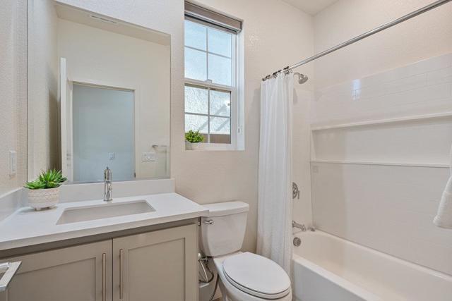 7221 Diamond Avenue, Tracy CA: https://media.crmls.org/mediaz/d463bf6a-9b0d-4502-a189-980e25b42217.jpg