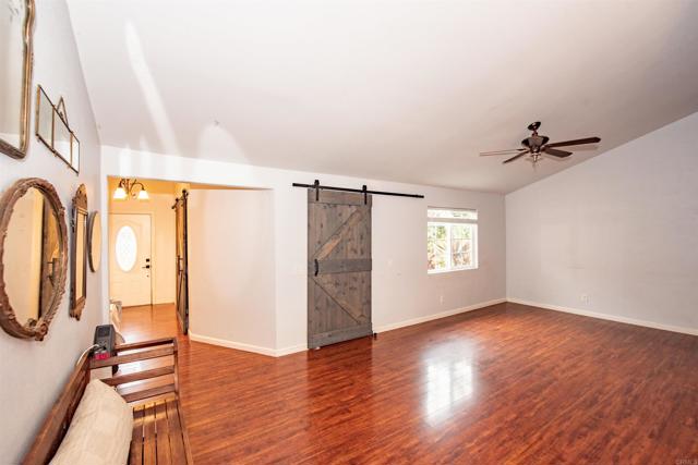 829 Warmlands Avenue, Vista CA: https://media.crmls.org/mediaz/d463d800-e958-42f4-8910-94aba32cdad4.jpg