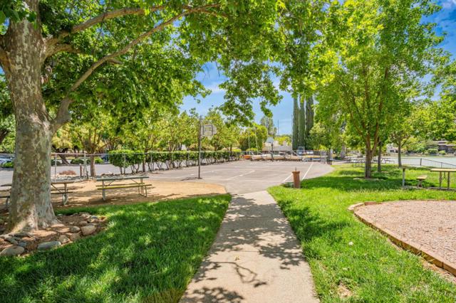 3090 Woods Circle, Davis CA: https://media.crmls.org/mediaz/d46407ed-0165-49f4-889b-51083a67c22d.jpg