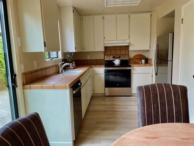 110 Lloyd Court, Aptos CA: https://media.crmls.org/mediaz/d4643d00-9602-425b-a21e-e8f27db4b3ac.jpg