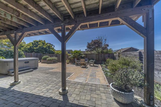 854 Kelmore Street, Moss Beach CA: https://media.crmls.org/mediaz/d46452a0-582f-41f0-afdd-de93783a7424.jpg
