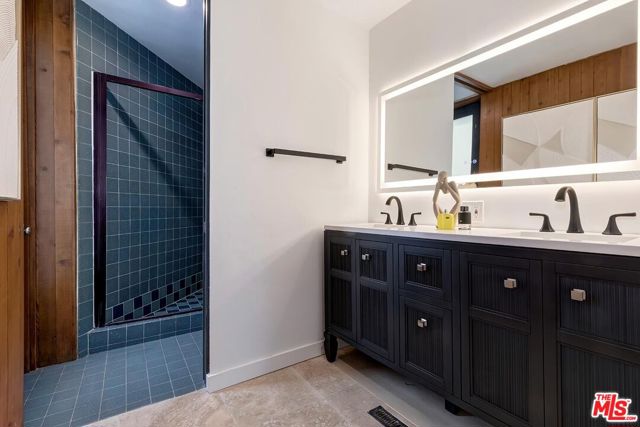 Guest Bathroom Downstairs