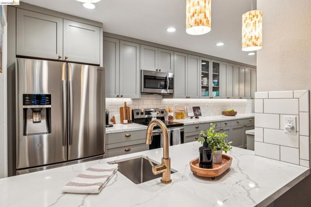 2090 Shady Creek Pl., Danville CA: https://media.crmls.org/mediaz/d466ac23-20a0-49c2-8839-a4c59238ab47.jpg