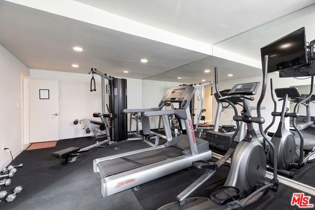11970 Montana Avenue, Los Angeles CA: https://media.crmls.org/mediaz/d466dfa7-ad0a-4a33-8721-229887f02981.jpg