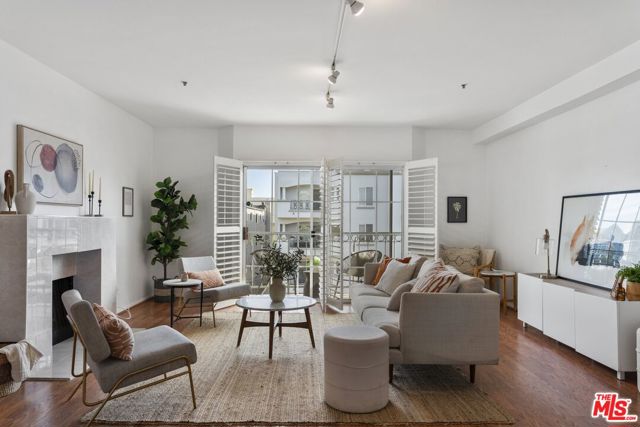 1871 Greenfield Avenue, Los Angeles CA: https://media.crmls.org/mediaz/d4676cbf-7df9-4175-ad23-cd638bed115c.jpg