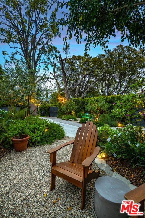 13109 Valley Vista Boulevard, Studio City CA: https://media.crmls.org/mediaz/d4677728-ef12-46c0-9c8e-acf1e043de47.jpg