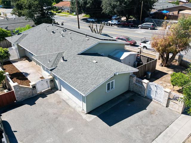 Image 36 of 40 For 1582 Fall Avenue