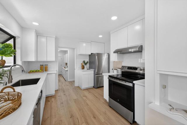 2169 Yorkshire Way, Mountain View CA: https://media.crmls.org/mediaz/d467a064-cde0-4670-ae5f-3f80a620169e.jpg