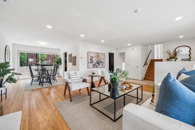 598 CRESTMONT DRIVE, Oakland CA: https://media.crmls.org/mediaz/d468731f-6824-4243-a171-5f4c5af74607.jpg