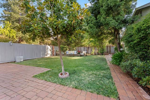 332 Camino Al Lago, Menlo Park CA: https://media.crmls.org/mediaz/d468a024-25ec-4aaf-8e7f-f0c0ed8f0f55.jpg