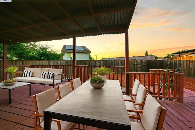 2524 Brazil Ct, Antioch CA: https://media.crmls.org/mediaz/d468b5cb-6047-401f-98a9-e4913f047911.jpg