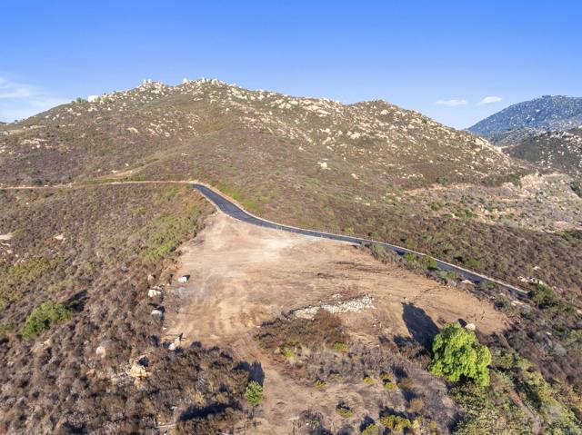 18010 Sunset Point Road, Poway CA: https://media.crmls.org/mediaz/d468b820-7ed6-443d-b9be-837869a5378e.jpg