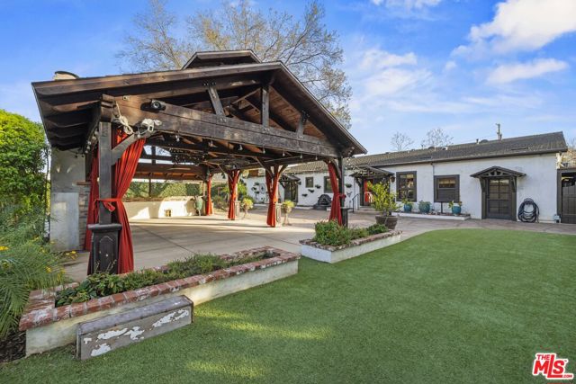 22651 Calvert Street, Woodland Hills CA: https://media.crmls.org/mediaz/d468be91-7b3d-4ddb-bdc5-a738078dea31.jpg