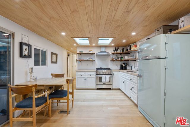 68 Paradise Cove Road photo 3