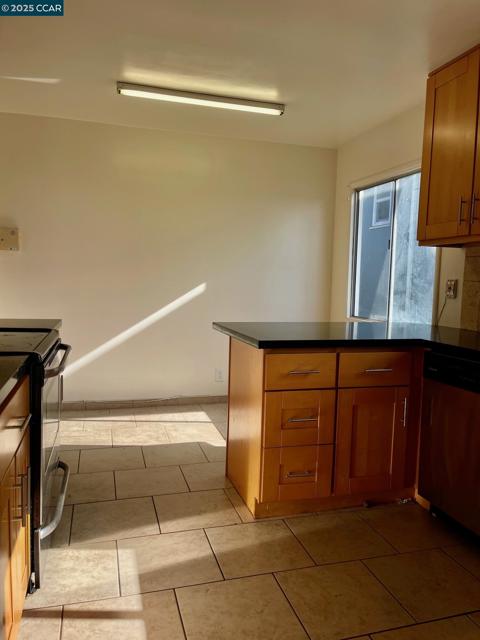 3530 Clinton Ave, Richmond CA: https://media.crmls.org/mediaz/d46980e0-9dde-41d4-97fd-9583aa1350a3.jpg