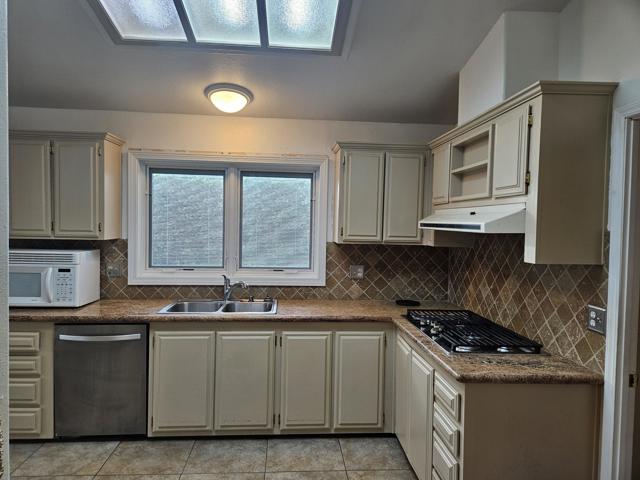 73278 Palm Greens Parkway, Palm Desert CA: https://media.crmls.org/mediaz/d469cb25-7520-407f-8fff-1756aa9704e6.jpg