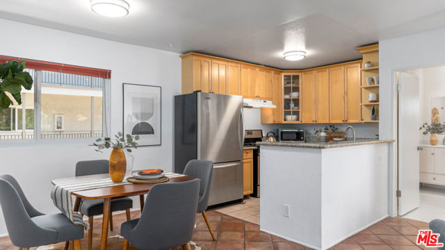 9005 CYNTHIA Street, 202 photo 8