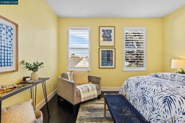 239 Marina Village Rd, Benicia CA: https://media.crmls.org/mediaz/d46ab01c-dc44-43ee-b75f-4191baae4887.jpg