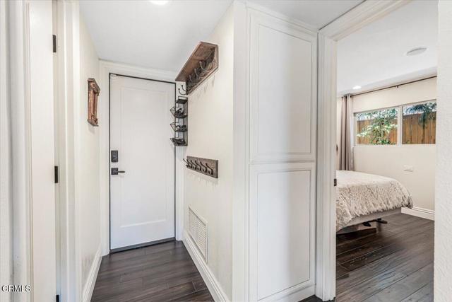 2458 Brookhill Drive, Camarillo CA: https://media.crmls.org/mediaz/d46ae028-4c9b-4177-a8d5-8107df278342.jpg
