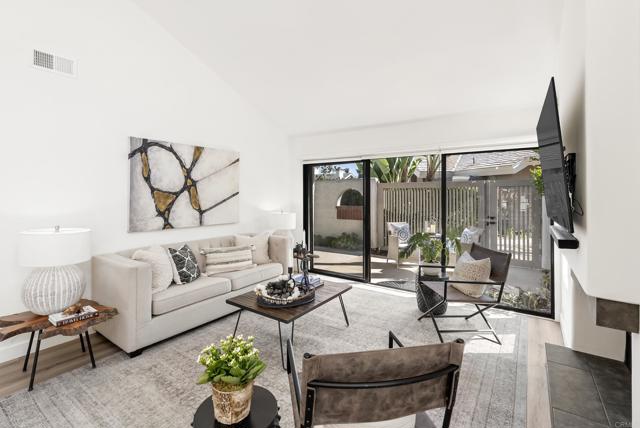 3819 Via Amistosa, Rancho Santa Fe CA: https://media.crmls.org/mediaz/d46afbd5-bd21-4bc0-a688-df3ca134127c.jpg