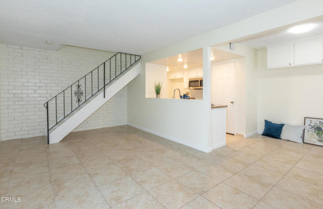 Detail Gallery Image 7 of 29 For 1231 Saratoga Ave, Ventura,  CA 93003 - 2 Beds | 1 Baths