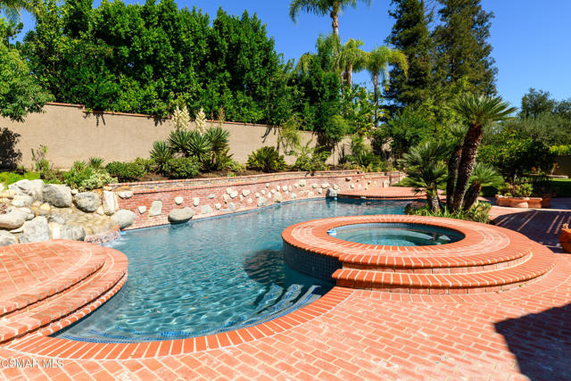 29515 Weeping Willow Drive, Agoura Hills CA: https://media.crmls.org/mediaz/d46b60c4-d970-4be1-87f6-e248011165a0.jpg