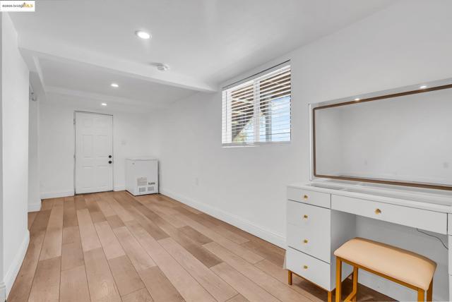 2350 W Shell Ave, Martinez CA: https://media.crmls.org/mediaz/d46b9534-be09-445e-aba6-9c63e82a8c59.jpg