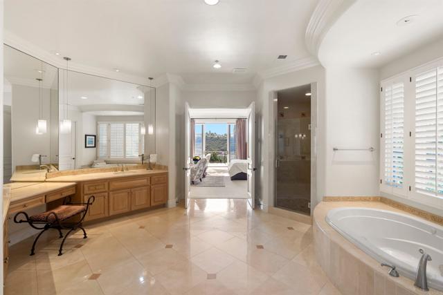 Detail Gallery Image 19 of 27 For 14480 Bellvista Dr, Rancho Santa Fe,  CA 92067 - 5 Beds | 5/1 Baths