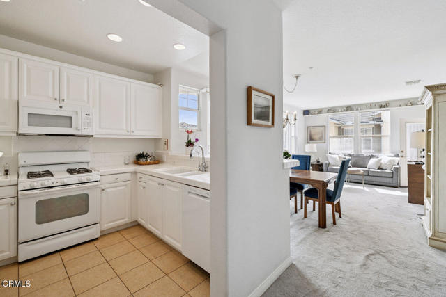 1740 TANAGER Street, Ventura CA: https://media.crmls.org/mediaz/d46c558c-f0cd-4d6e-a4cd-21319130d953.jpg