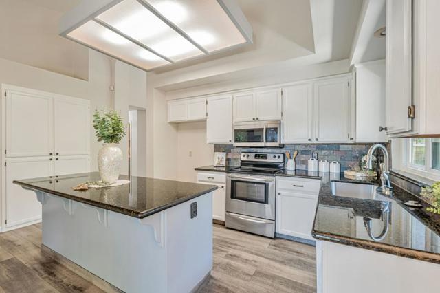 4025 Santa Maria Place, Turlock CA: https://media.crmls.org/mediaz/d46d3860-3e61-4b9a-9b11-eb4bf91b3eec.jpg